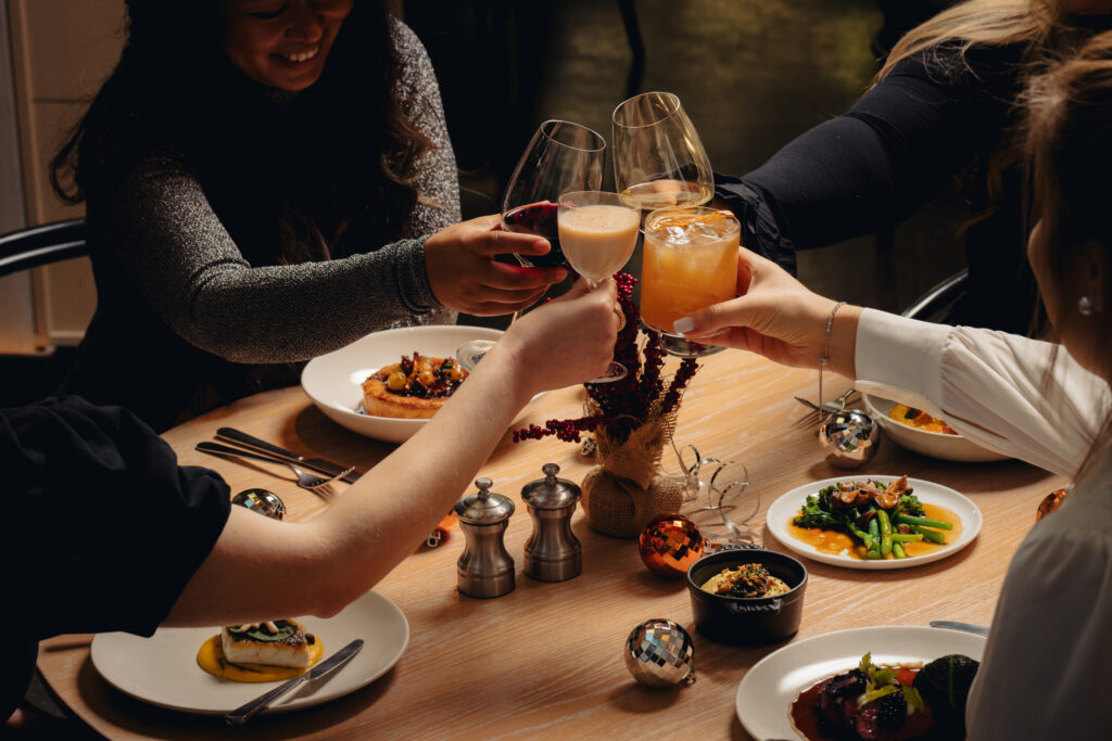 NYE-dinner-group-people07-low-res